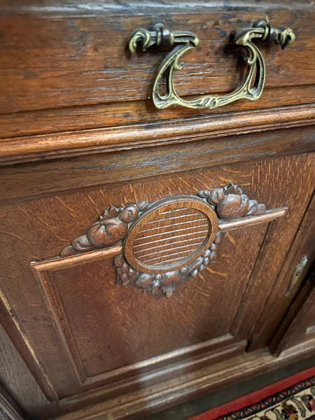 French Nouveau Cabinet