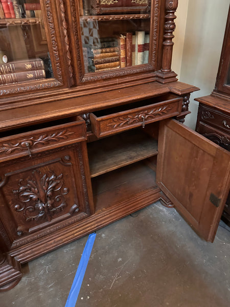 Hunt Vitrine